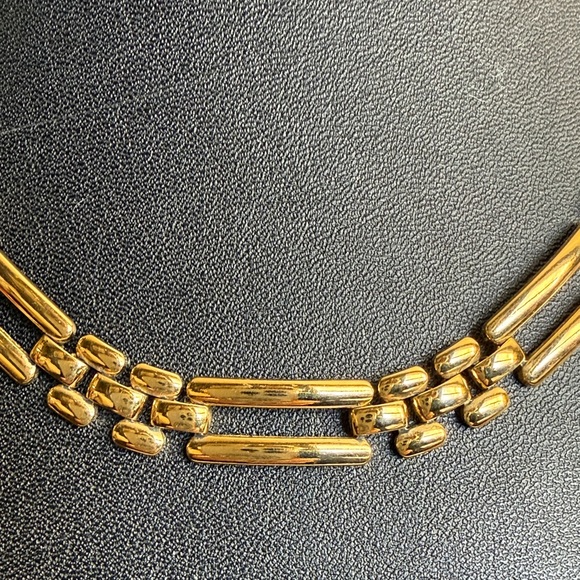 Vintage Monet Gold Link Choker Necklace - Picture 6 of 9